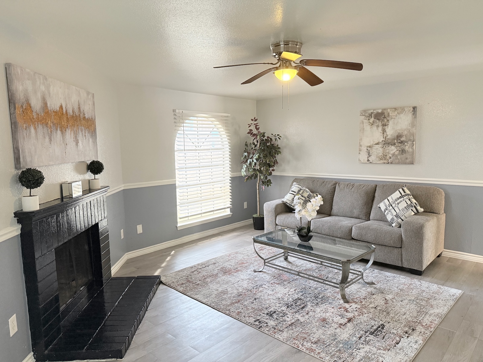 bright, aur cozy living room